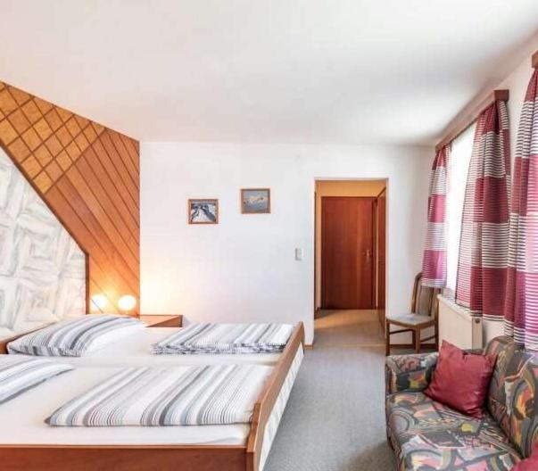 Austria Traveller Hotel Lenzing Eksteriør billede